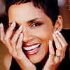 17608_halle-berry-1.jpg (12203 bytes)