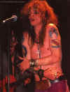 Axl_Rose_16.jpg (50898 bytes)